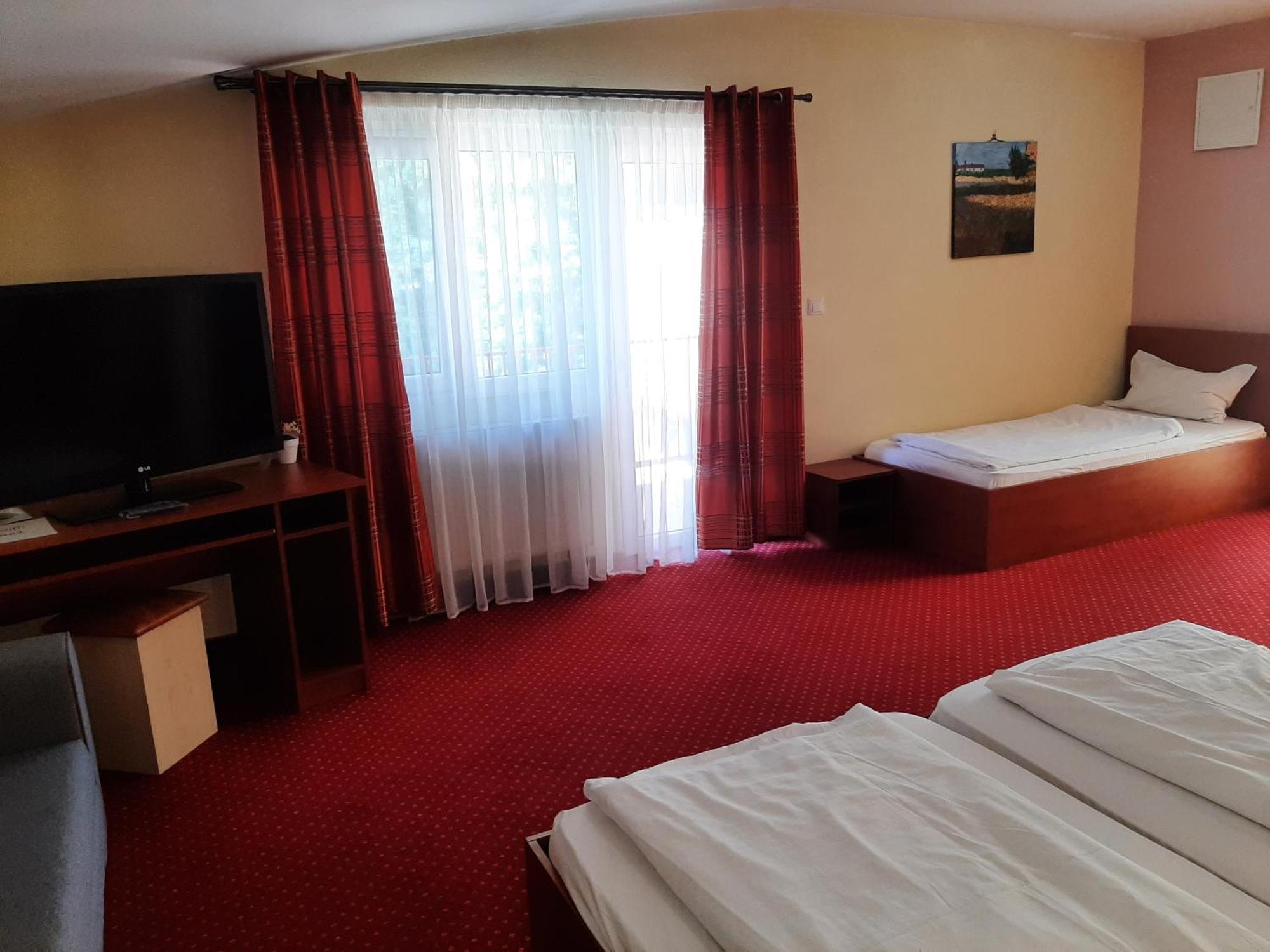 Pensiune Safrane Băile Herculane Buitenkant foto